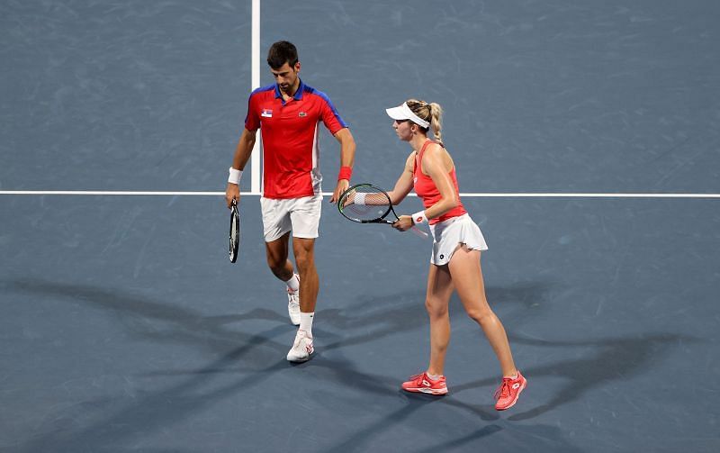 Novak Djokovic avec sa partenaire de double Nina Stojanovic aux Jeux olympiques