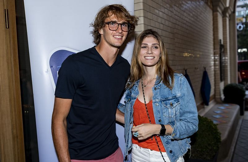 Alexander Zverev (L) z Olgo Sharypovo na Hamburg Open 2019