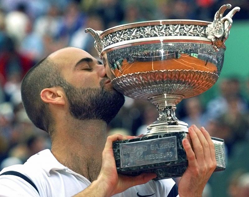 Agassi etter hans franske åpne triumf i 1999.