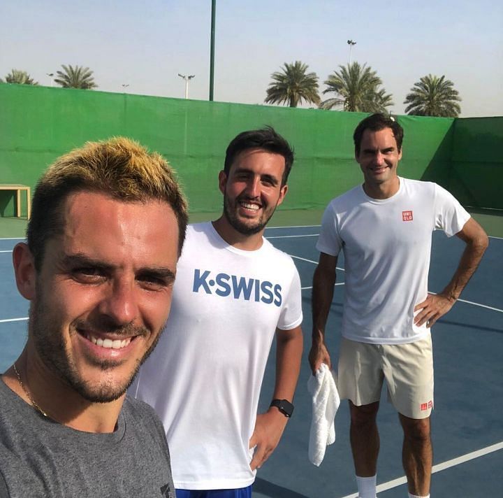 Roger Federer lade nyligen upp en Instagram -historia där han sågs byta hits med Thomas Fabbiano