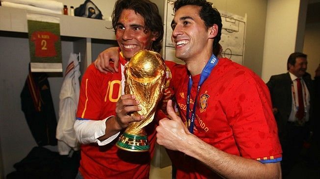 Rafael Nadal s trofejí pro Světový pohár