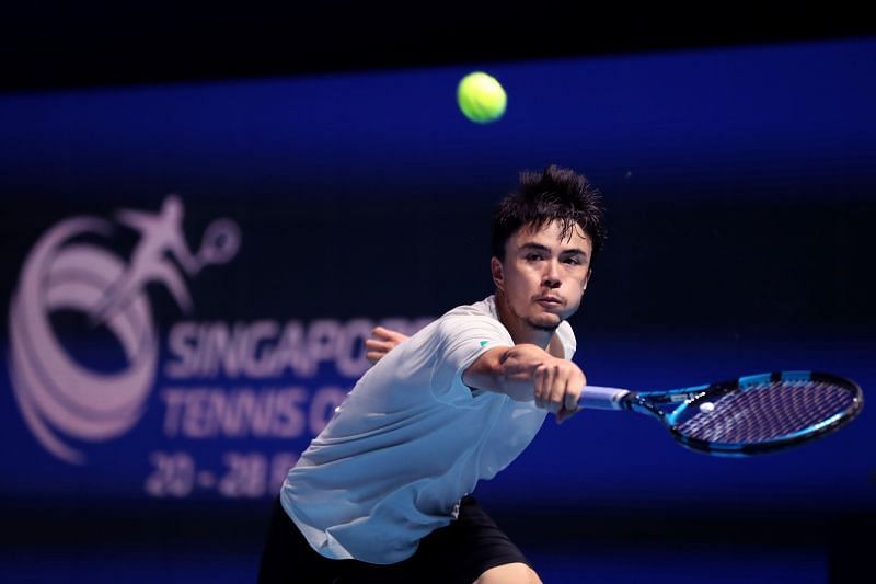Taro Daniel v akci 1. den Singapore Tennis Open