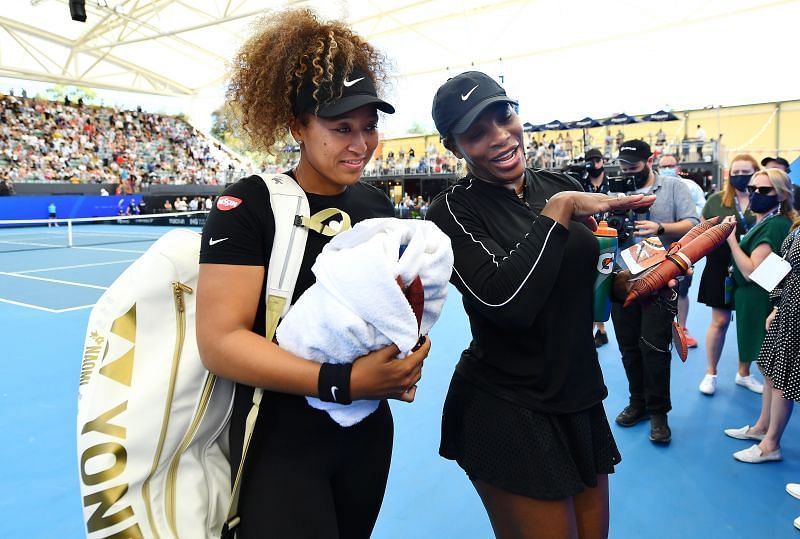 Naomi Osaka (L) και Serena Williams