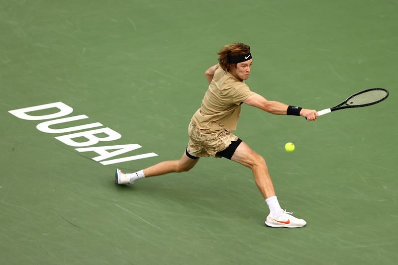 Andrey Rublev, Dubai finalinde Denis Shapovalov ile karşılaşacak.