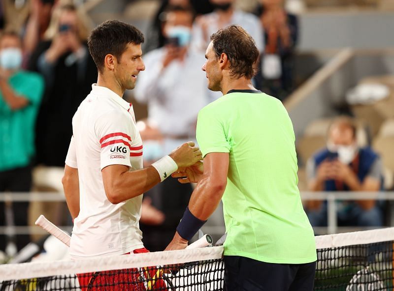 Novak Djokovic (L) și Rafael Nadal