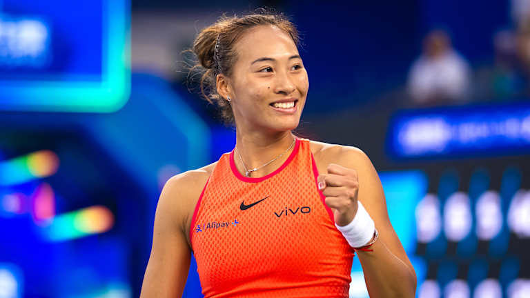 Zheng tuvo marca de 31-5 entre Wimbledon y el final de este año. Esas 31 victorias fueron la mayor cantidad de cualquier jugadora entre las mujeres.'s tour in that span.