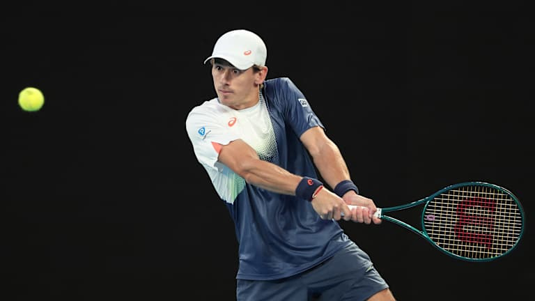 Polegada por polegada, De Minaur se voltou entre os dez primeiros.