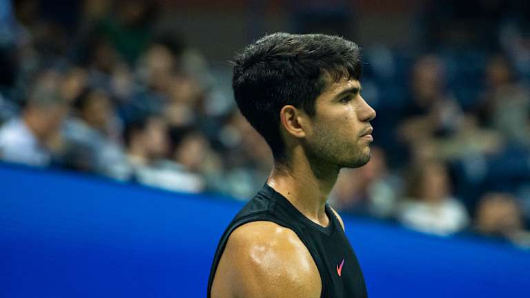 Carlos Alcaraz, deux points avant d'être éliminé au deuxième tour de l'US Open par Botic van de Zandschulp.