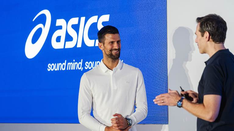 Djokovic vorbește la Asics Tennis Summit din Melbourne înainte de Australian Open.
