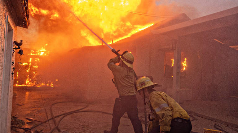 Danas pokrećemo Sinclair Cares: California Wildfires Relief, inicijativu za prikupljanje sredstava, kako bismo pomogli u pružanju kritične pomoći, skloništa, hrane, svježe vode i podrške za preživjele od požara i one koji su prvi reagirali u Los Angelesu. Sva prikupljena sredstva izravno će podržati Vojsku spasa's wildfire disaster relief efforts.