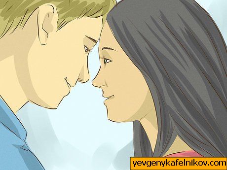 Obrázek s názvem Have a First Kiss Step 15
