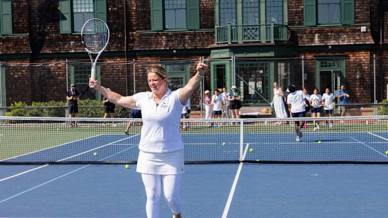 'En el Salón Internacional de la Fama del Tenis, creemos que la capacidad de ser legendario vive en cada uno de nosotros', dijo el director ejecutivo de la ITHF, Dan Faber. “Es por eso que creamos este programa: aprovechar nuestra plataforma en el tenis para impactar positivamente las vidas de la próxima generación.