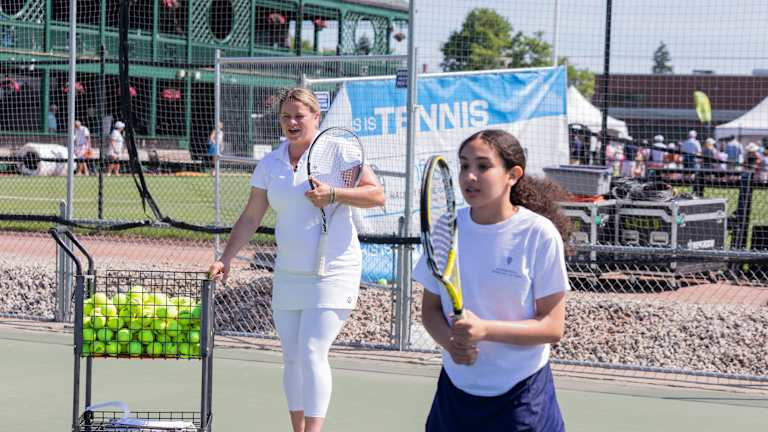 También participó el presidente honorario y miembro del Salón de la Fama, Kim Clijsters.