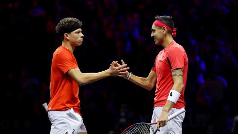 Shelton behaalde zaterdag samen met Alejandro Tabilo twee overwinningen in het dubbelspel voor Team World.
