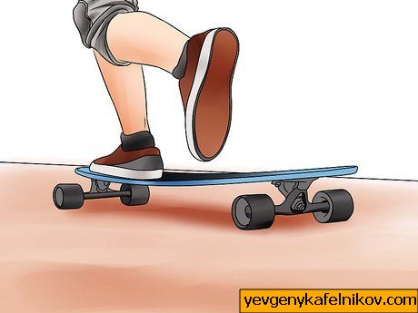 Imagine intitulată Longboard Skateboard Pasul 7