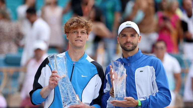 Vice-campeão em Miami duas vezes anteriormente, a terceira vez foi o charme para Sinner no domingo.