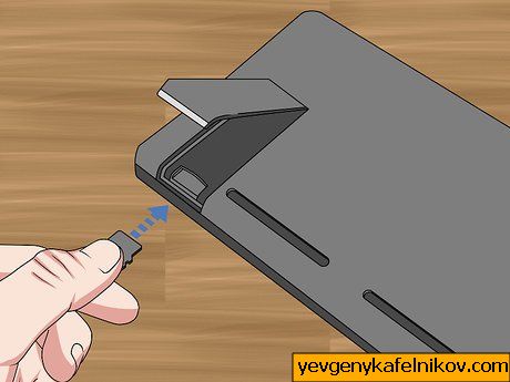 ตั้งชื่อภาพ Install an SD Card on the Nintendo Switch Step 4