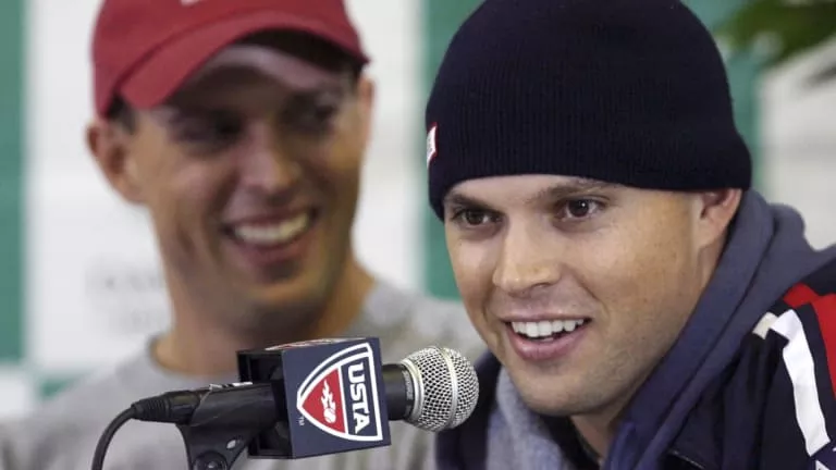 A ex-capitã da Billie Jean King Cup, Kathy Rinaldi, e o atual capitão da Copa Davis, Bob Bryan (foto), treinarão os tenistas norte-americanos nas Olimpíadas de Paris. Jon Rydberg e John Devorss treinarão as seleções nacionais da modalidade nas Paraolimpíadas.