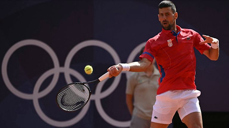 El serbio acabó con cualquier hombre's tennis GOAT debates with a 7-6 (3), 7-6 win, giving him his first Olympic gold medal to go with his 24 Grand Slam singles titles.