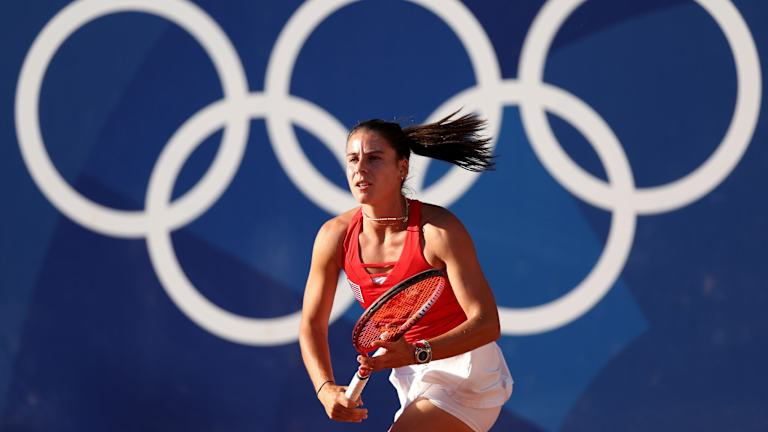 'Je lui ai juste dit que je l'avais fait't respect her as a competitor," said Navarro, while Zheng said she "will not consider it an attack because (Navarro) lost the match.”