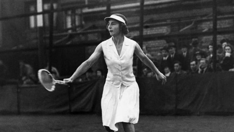 Helen Willis Moody buvo visų laikų žaidėja, tačiau 1926 m"Match of the Century," she "met a baptism of fire which was strange and new to her," wrote James Thurber.