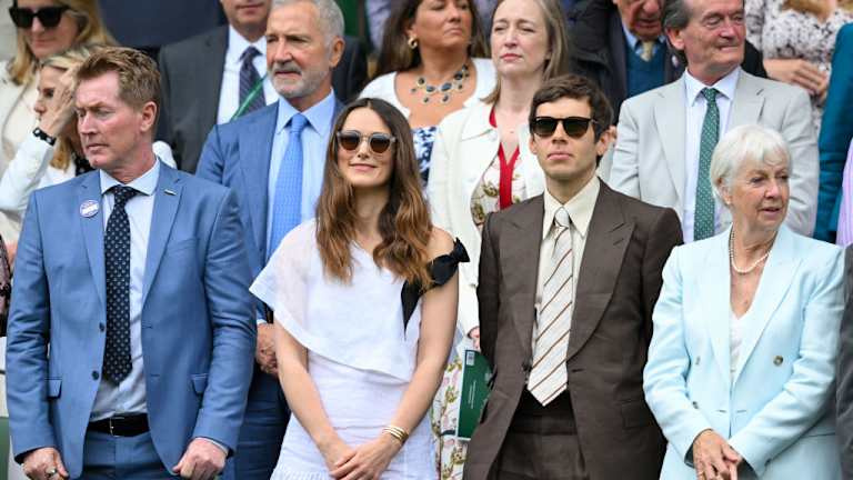 İki kez Akademi Ödülü adayı olan Keira Knightley, Royal Box'ta WImbledon beyazıyla harika görünüyordu.