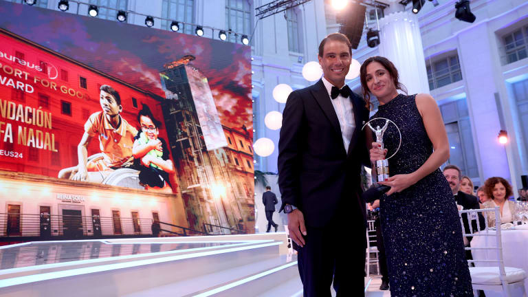 Rafael Nadal et son épouse María Francisca Perelló ont reçu le prix Laureus Sport for Good pour leur travail avec la Fundación Rafa Nadal.