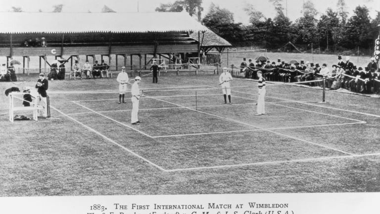 1883: Na Wimbledonie odbywa się pierwszy międzynarodowy mecz tenisowy. Mecz pomiędzy bliźniakami Williamem i Ernestem Renshawami z Anglii a Amerykanami Clarencem M. Clarkiem i JS Clarkiem wygrali Renshawowie.