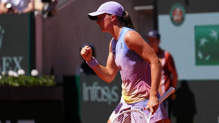 Iga Swiatek, Aryna Sabalenka dans le quatrième tour de Roland Garros de façon balayante
