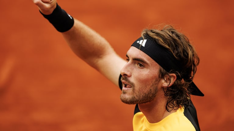 Tsitsipas cherche à raviver sa magie de Monte-Carlo à Paris.