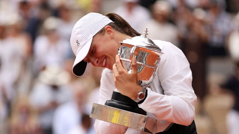 Iga Swiateková sa tretím víťazstvom na Roland Garros opäť presadila na vrchole ženského tenisu