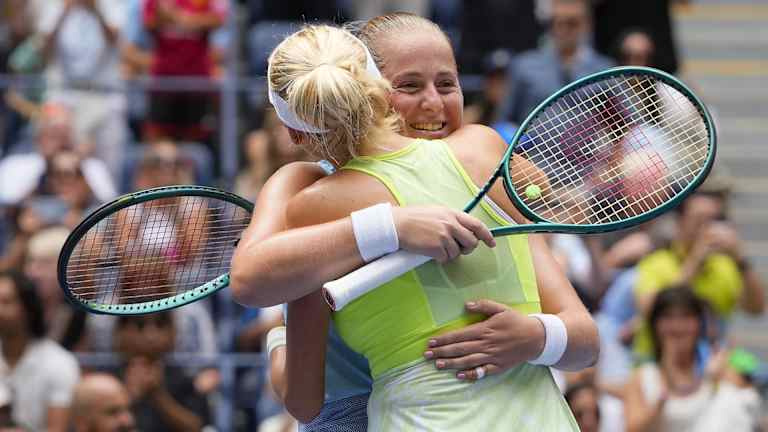 Pas de bague, mais un trophée : Kichenok reporte son mariage, puis remporte le double féminin de l'US Open avec Ostapenko