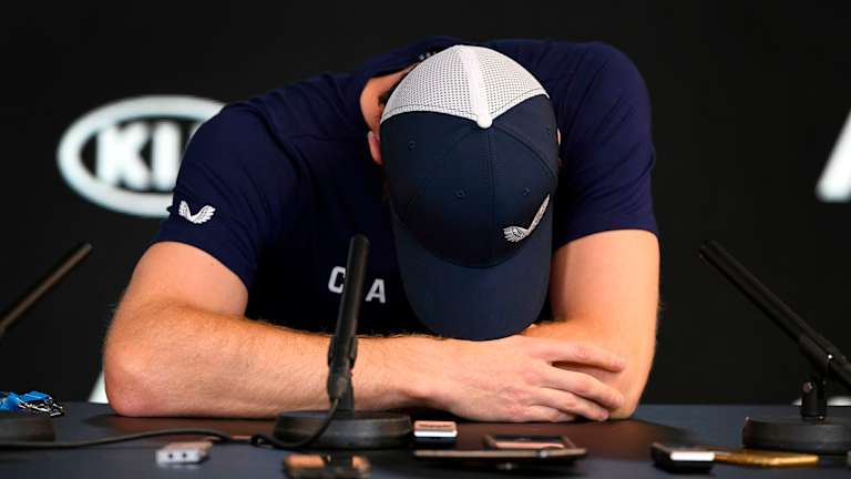 Depois de um colapso durante uma coletiva de imprensa do Aberto da Austrália de 2019, Murray foi submetido a uma cirurgia de recapeamento do quadril.