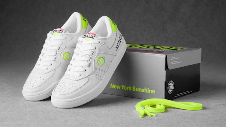 Pointez pour"tennis court maintenance" in these limited-edition Wilson x New York Sunshine Pro Staff 87 shoes.