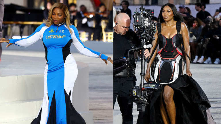 Serena și Venus fac dublu serviciu la Vogue World din Paris.