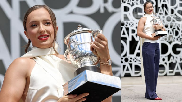 La quadruple championne Iga Swiatek portait un look de la créatrice polonaise Magda Butrym.