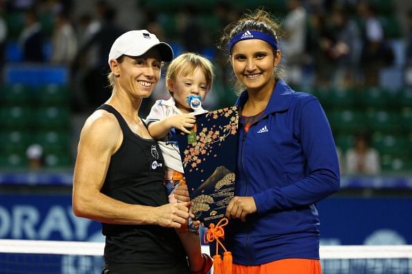 Sania Mirza en Cara Black winnen WTA Pan Pacific Open in Tokio