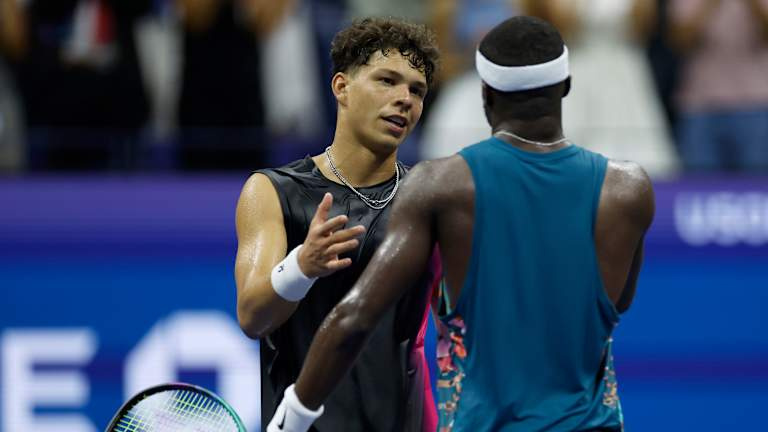 Shelton e Tiafoe tocaram à noite no ano passado; desta vez, eles recebem cobrança por sessão diária.