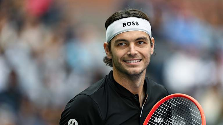 „M-am îmbibat în moment. A fost ceea ce am visat toată viața”, a spus Fritz despre atmosfera de pe stadionul Arthur Ashe duminică. „Aproape că m-a emoționat, dar eram cu adevărat fericită și gata să mă bucur de acest moment.”