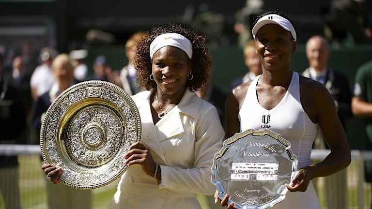 Serena a remporté la dernière finale 100% Williams de Wimbledon en 2009, mais les deux hommes ont ensuite partagé six victoires au total chez les femmes.'s doubles.
