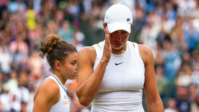 As chaves poderiam't hide her emotions as the match came to its inevitable conclusion.