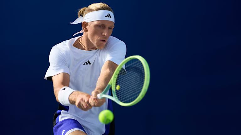 Alejandro Davidovich Fokina renunță la Heat.Rdy Freelift Crew (80 USD) și Pro 7-in Seersucker Short (70 USD)