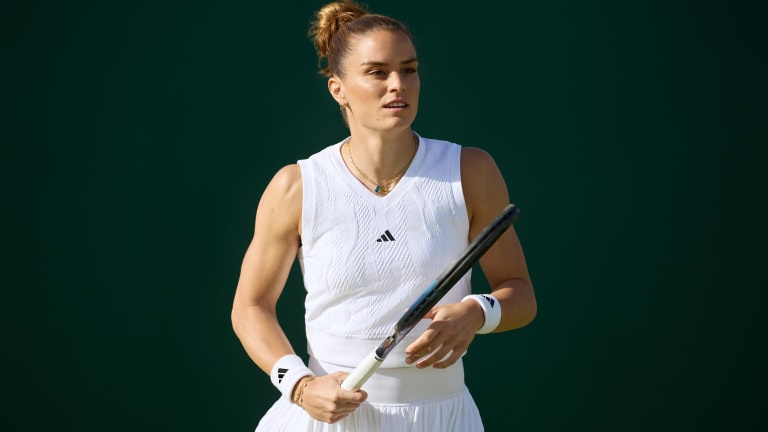 Maria Sakkari i Airchill Crop Linne och Aeroready Kjol